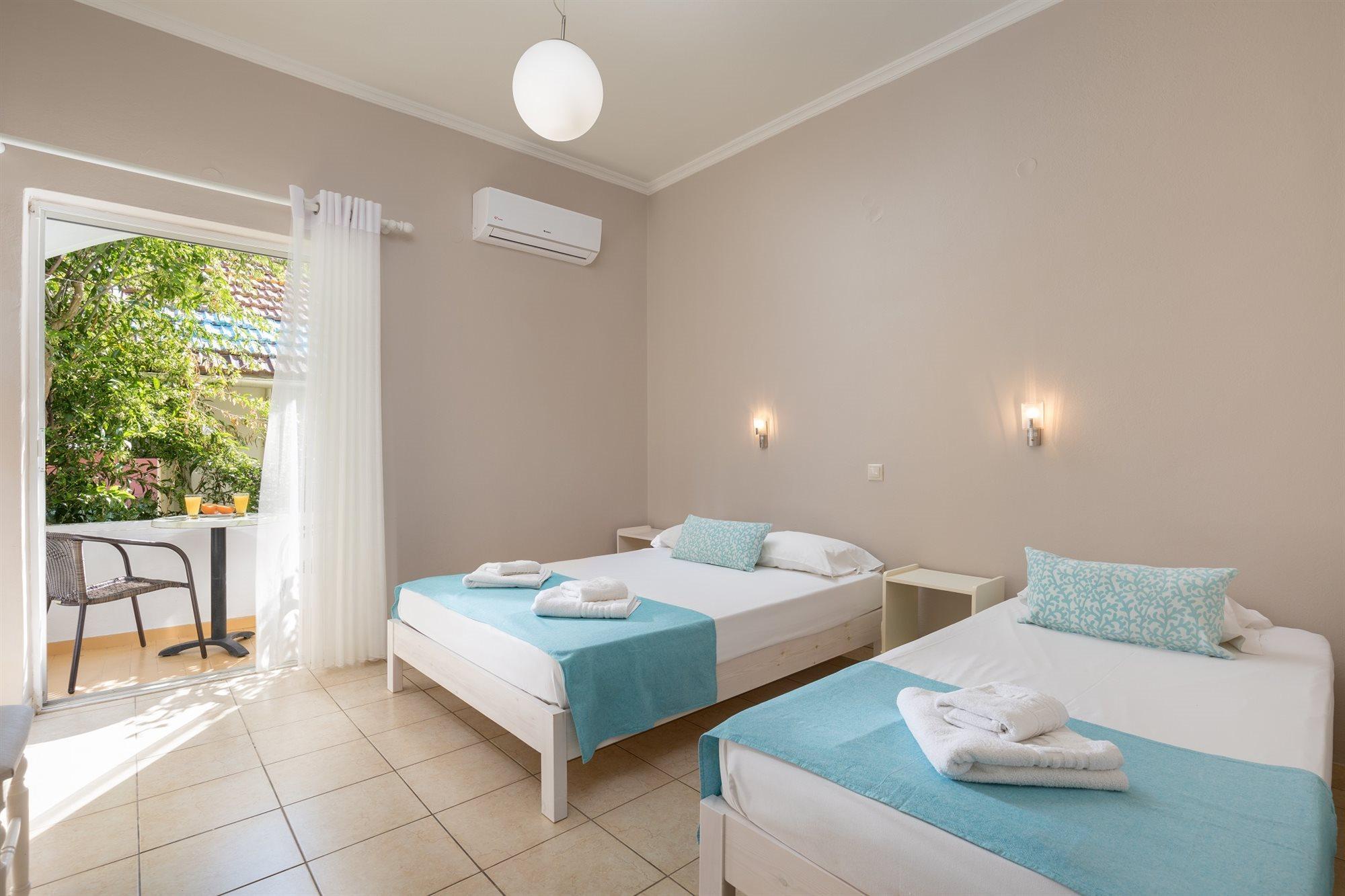 Bella Vista Beach Hotel And Studios Benitses  Exterior foto